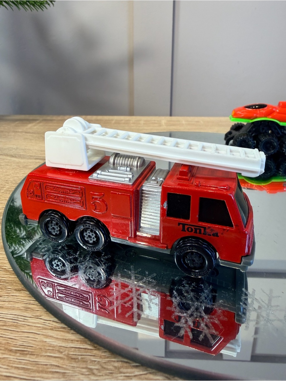 Vtg Tonka Diecast Fire Truck With Extending Ladder 1992 4" Metal Body Toy 90s